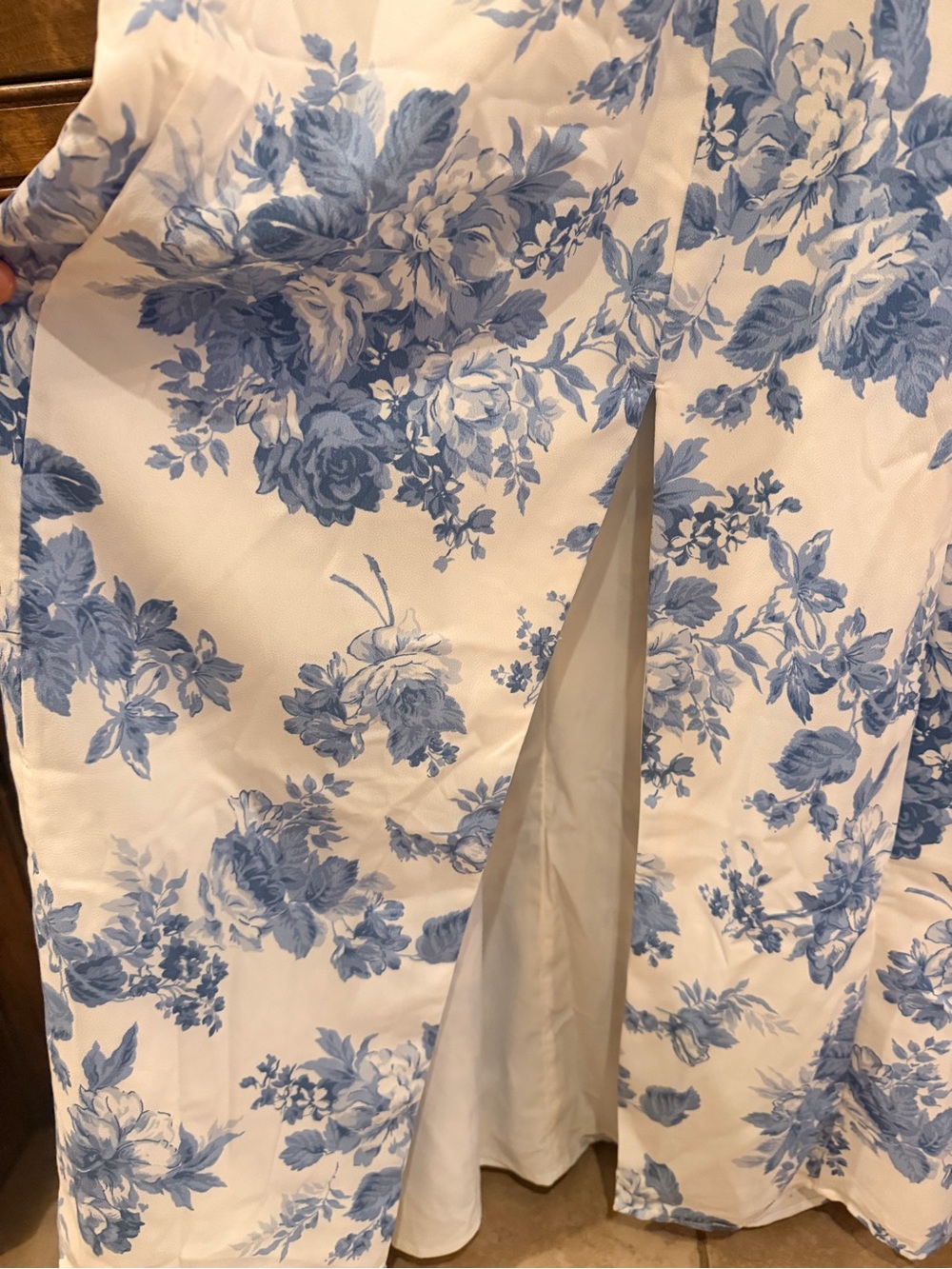 ABERCROMBIE & FITCH Blue and White Floral Puff-Sleeve Midi Dress NWOT 💙🤍🩵 - Picture 10 of 10